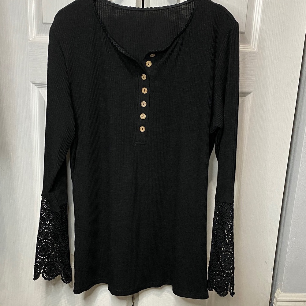 Black Lace Sleeve Women's Top XL